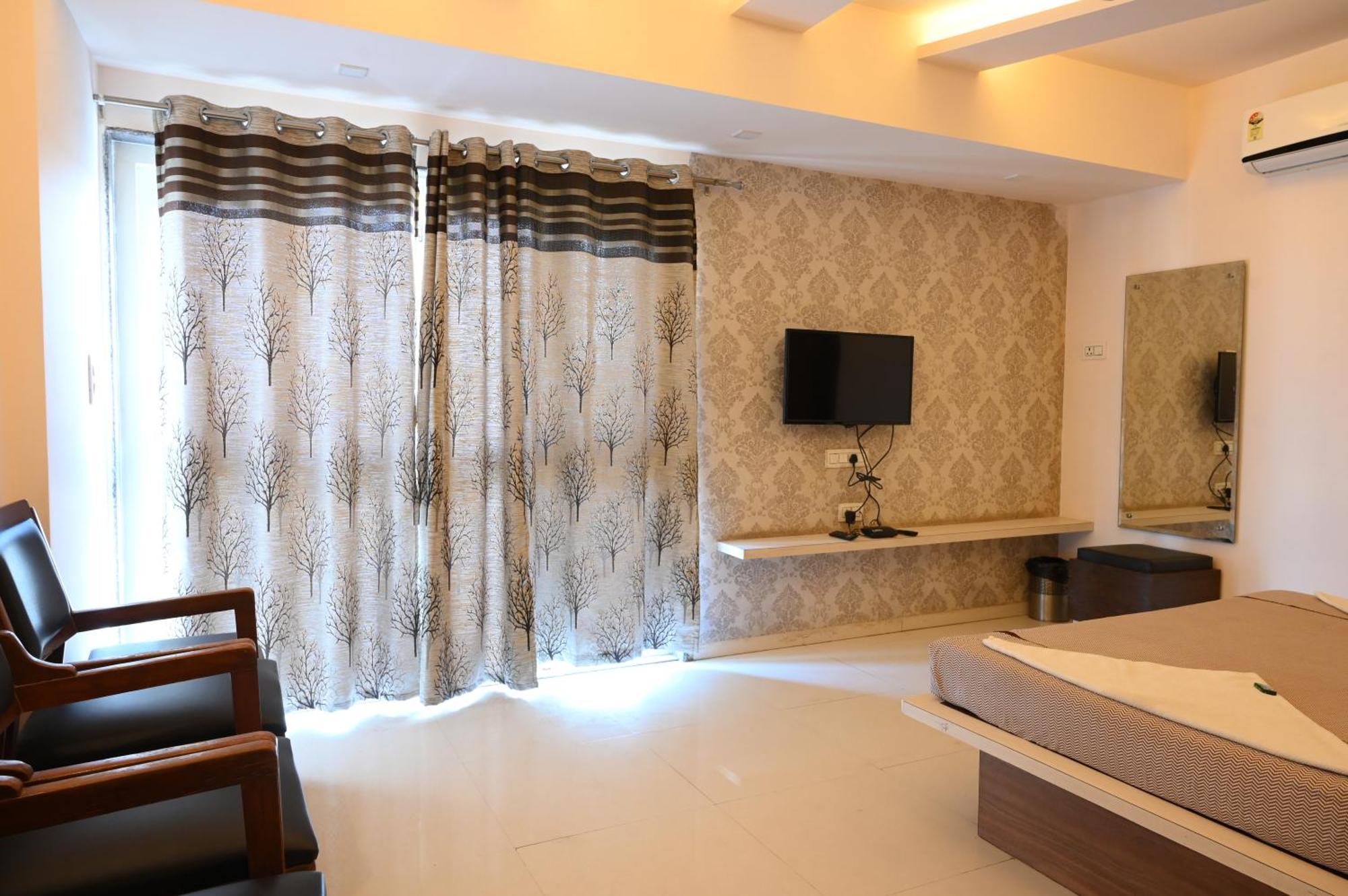 Hotel Ramkrishna Inn 戈尔哈布尔 外观 照片