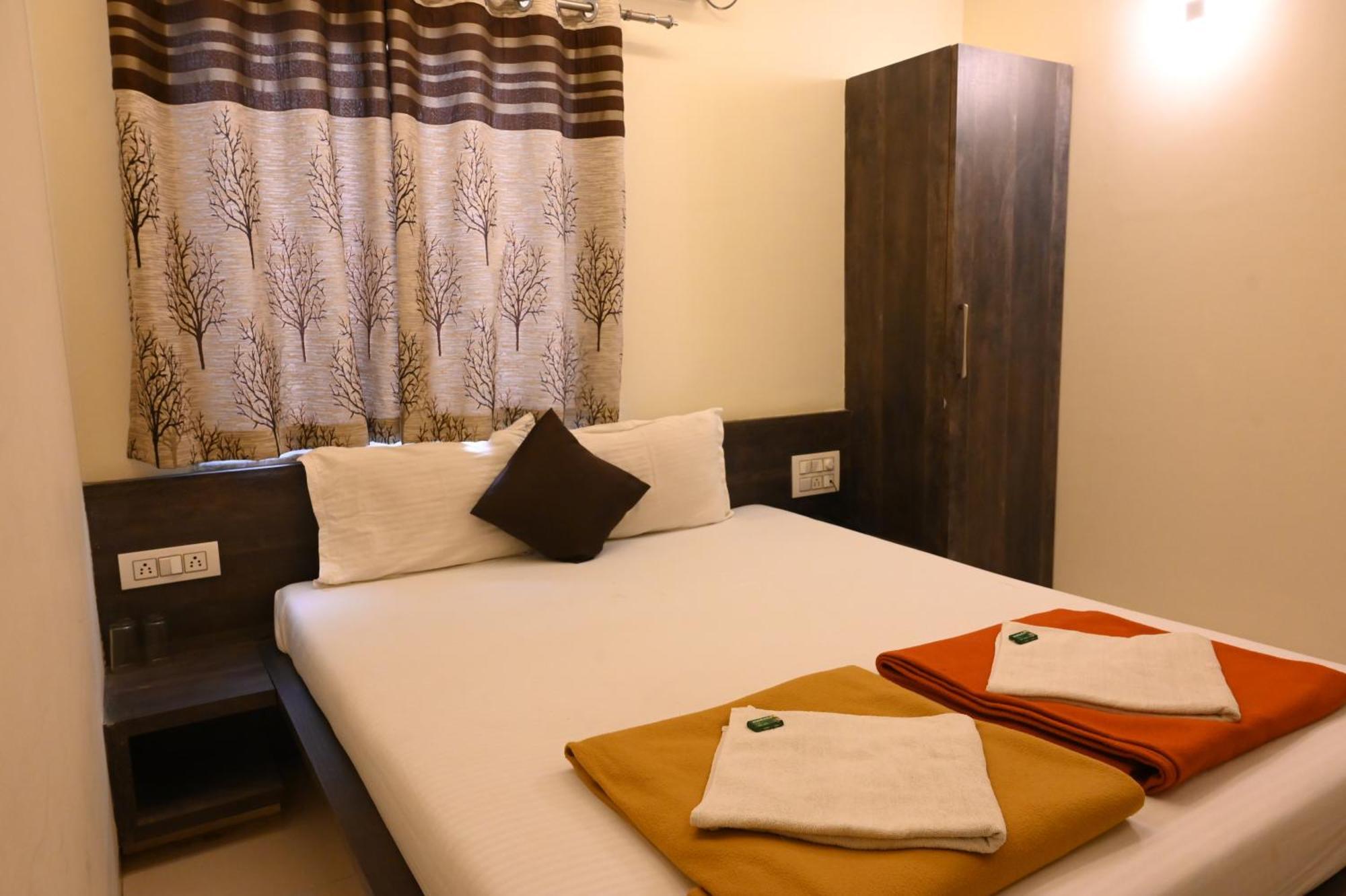 Hotel Ramkrishna Inn 戈尔哈布尔 外观 照片