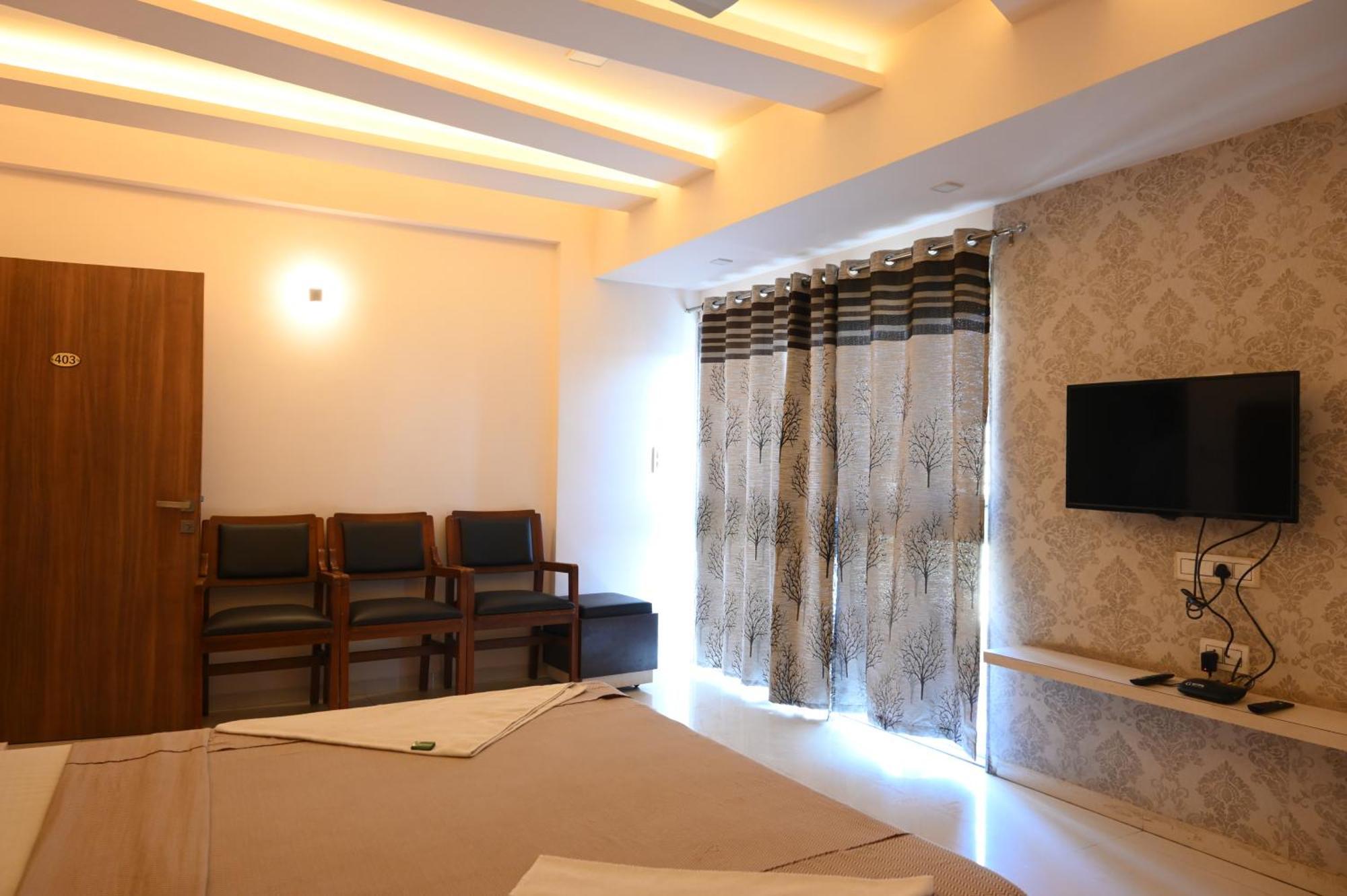 Hotel Ramkrishna Inn 戈尔哈布尔 外观 照片