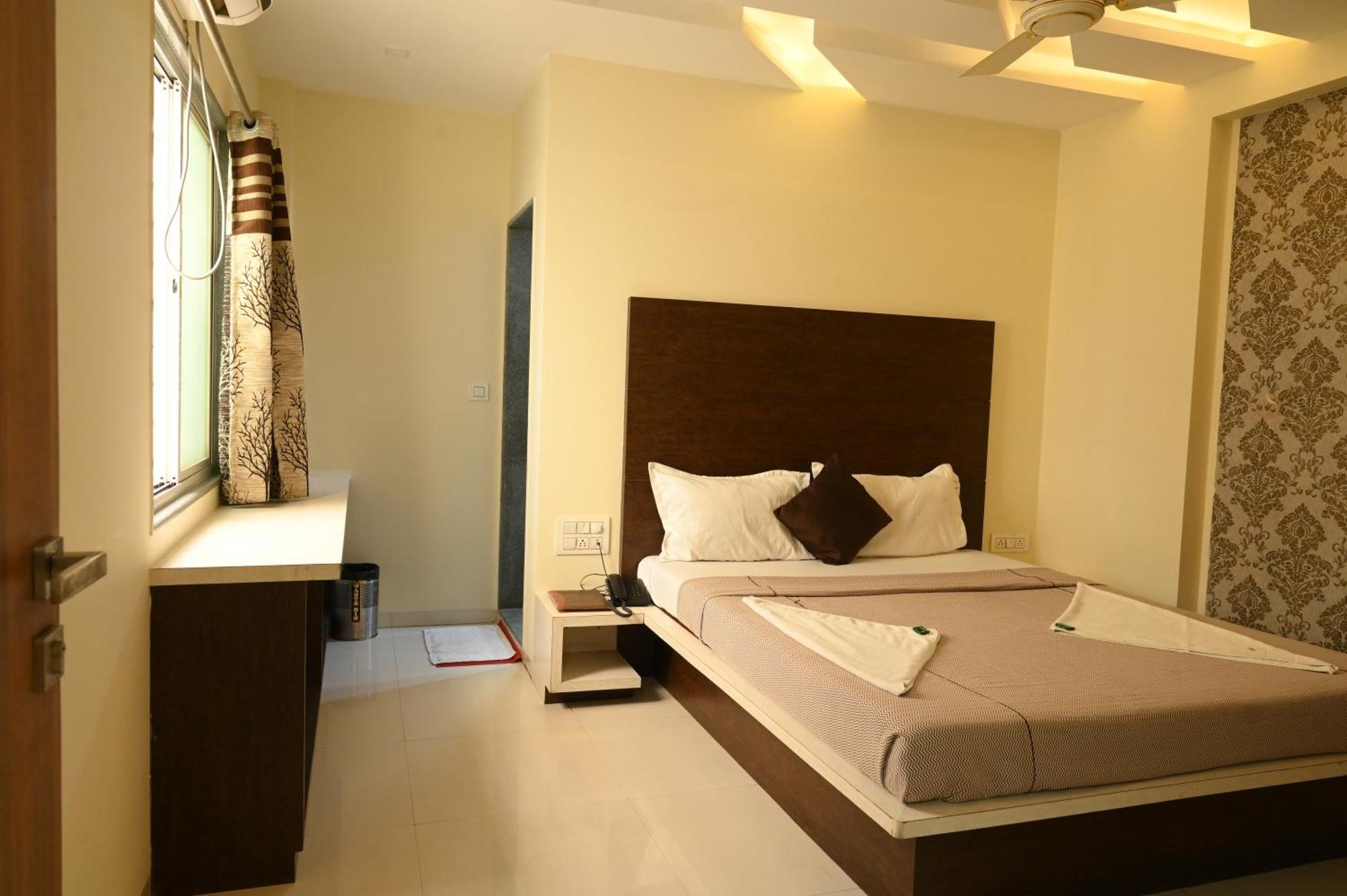 Hotel Ramkrishna Inn 戈尔哈布尔 外观 照片