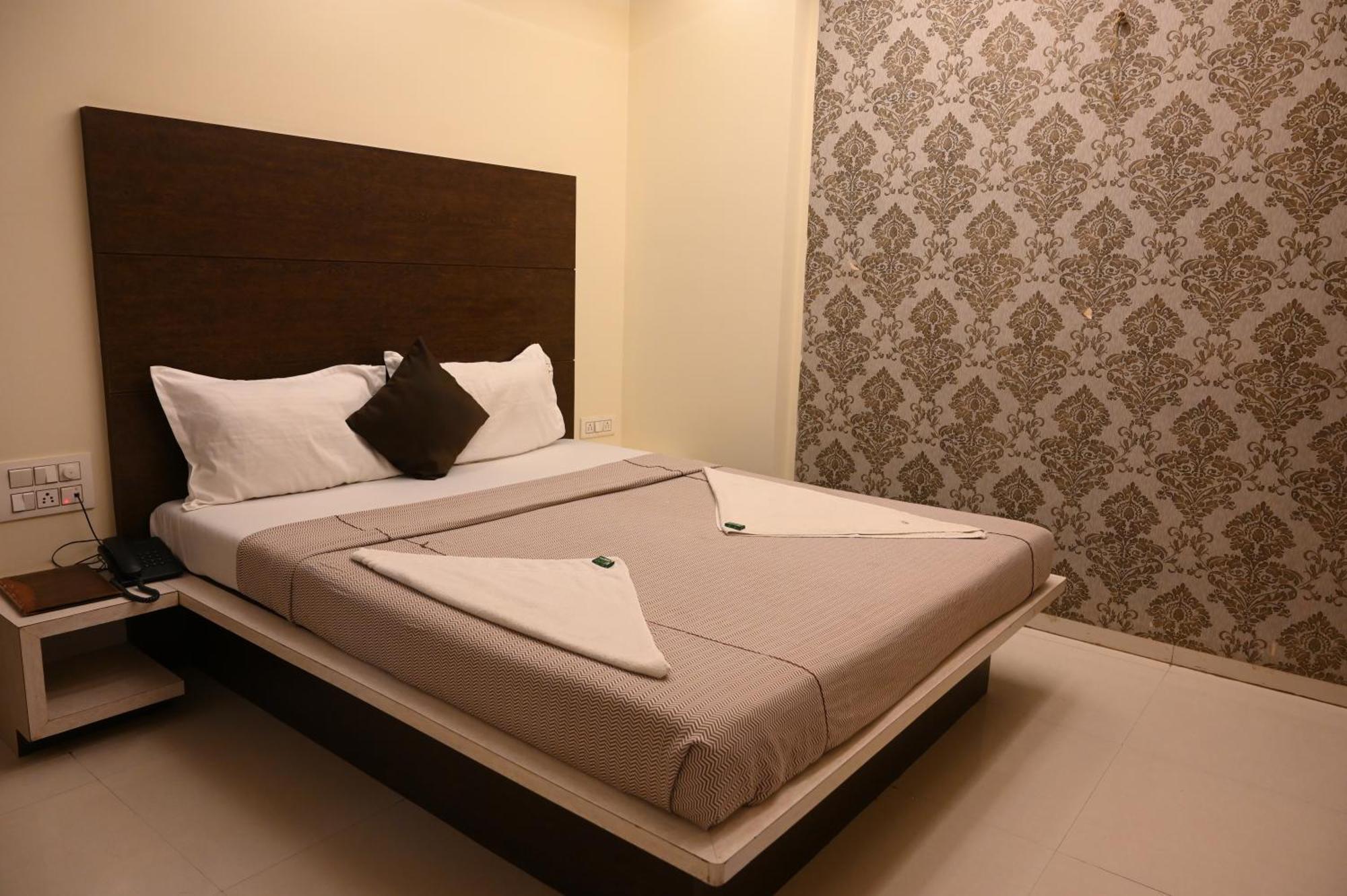 Hotel Ramkrishna Inn 戈尔哈布尔 外观 照片