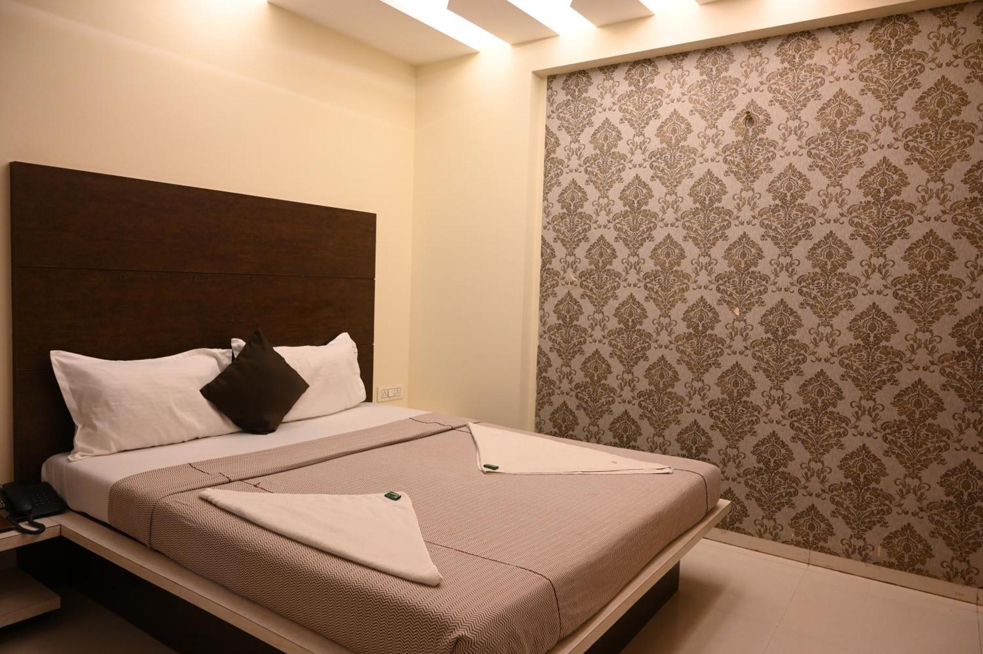 Hotel Ramkrishna Inn 戈尔哈布尔 外观 照片