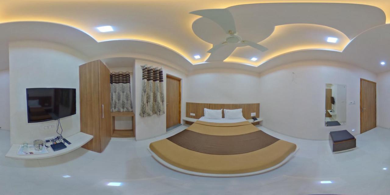 Hotel Ramkrishna Inn 戈尔哈布尔 外观 照片